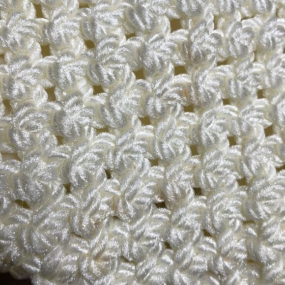 Vintage 70s Macrame Frame Handbag Tote with Lucite Handles Off White - Picture 12 of 16